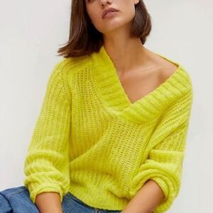 Anthropologie Cozy V-Neck Cropped Sweater Neon Yellow Chartreuse Size XXS NWT